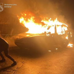 Авто колишньої дружини, підпалене киячем