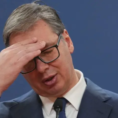 Президент Сербії Вучич під час протестів