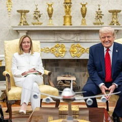 Мелони осудила слова Трампа о Папе Римском
