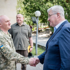 Сибіга з главою МЗС у лікарні