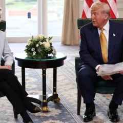 Трамп откладывает повышение пошлин на товары