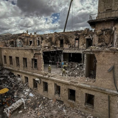 Night shelling of Kyiv: rescuers clearing the ruins of the State Emergency Service building