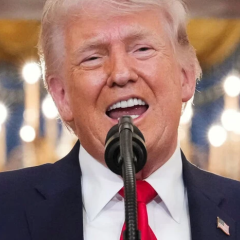Трамп и самолет над Ираном
