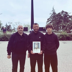 Украинский боксер Василий Ломаченко столкнулся с негативной реакцией за поздравление россиян с Днем Победы 9 мая
