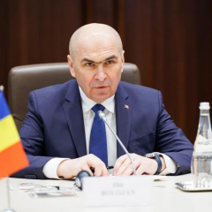Парламент Румунії ухвалив відставку уряду Боложана