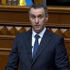 Медицинский работник в военной форме