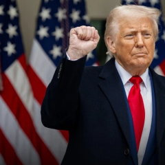 Стрілянина ICE у Міннеаполісі: Трамп загрожує Законом про повстання