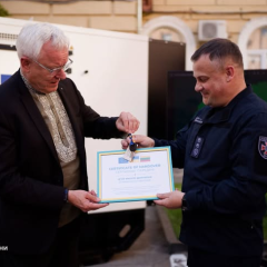Генератори та пожежне авто для України