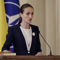 Російський безпілотник на житловий будинок