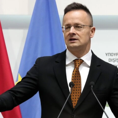 Міністр Угорщини інформує Лаврова