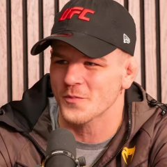 Ярослав Амосов победил в UFC и станцевал брейк-данс