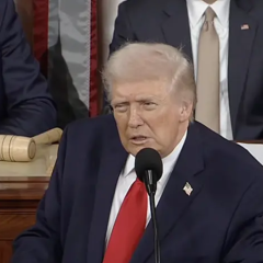 большая армада у берегов Ирана: Трамп заявил о ракетах