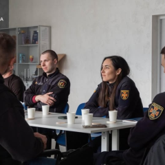 Психологи МЧС помогают раненым спасателям: писанки и баланс-доски