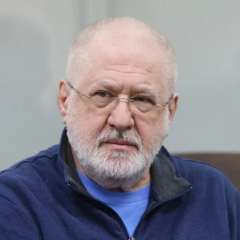 Коломойского не доставили до ТСК