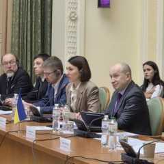 Флаги Украины и Австрии в Вене