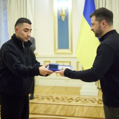 Зеленський нагородив волонтерів, енергетиків та вчителів