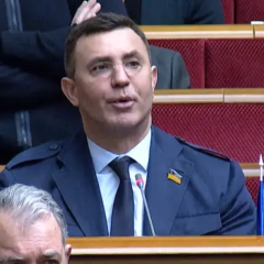 Депутат Тищенко в необычных очках