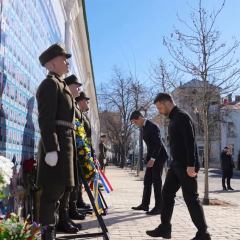 Президент України та прем’єр Нідерландів вшанували загиблих захисників біля Стіни пам’яті