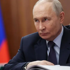 Путин объясняет падение ВВП России