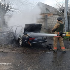 ФПВ-дрон атакував авто у Нікополі