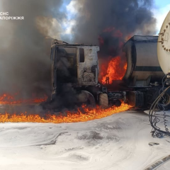 Putting out a massive fire in Zaporizhia