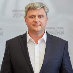 Изображение депутата Качного и его имущества