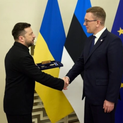 Zelensky awards Estonian Prime Minister with an order