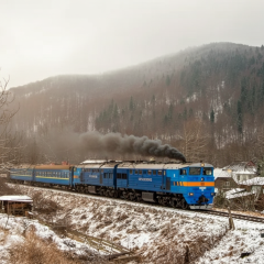 Обледеніння затримує рух поїздів