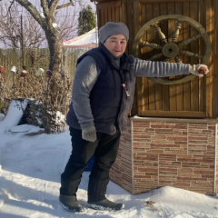 Мария Матіос на морозе на даче
