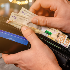 Зарплата в Україні зросла на 22%