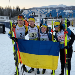 Дівчата-олімпійці збірної України на підіумі