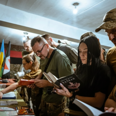 Военные получили 50 тысяч книг
