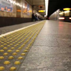 Рух на червоній лінії метро