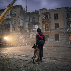 Атака дронів на Одесу: тіло жінки