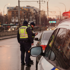 Полиция не имеет право требовать удостоверение
