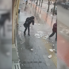 Ледяная глыба на Днепре