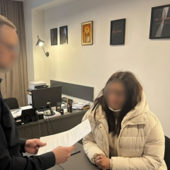Сотрудницу ТЦК подозревают в незаконном внесении данных