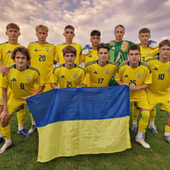 Группа футболистов Украины U-17 в Хорватии
