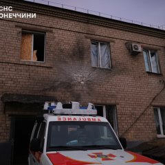 Рятувальники під час пожежі в Краматорську