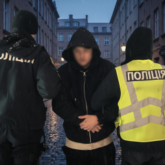 Поджигатель с уничтоженными автомобилями в Киеве