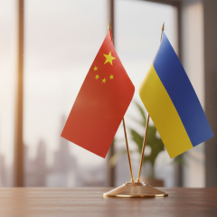 Помощь Китая и обвинения США