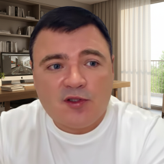 Блогер Криндушкин о знакомствах: почему цветы работают лучше соцсетей