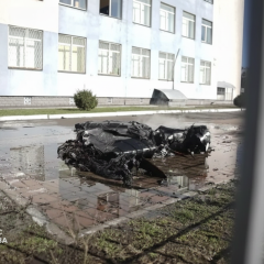 Фрагменти збитого дрона впали на Київ