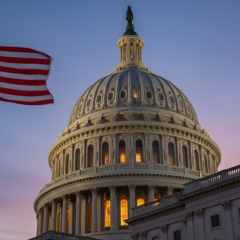 Сенаторы США голосуют в палате