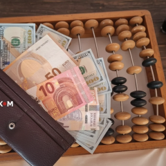 Курс валют НБУ: доллар 43,88, евро 50,61