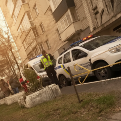 Автомобіль поблизу ліцею у Вінниці