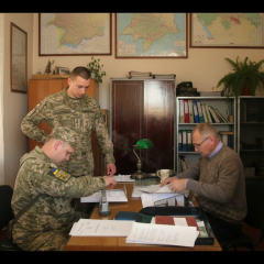 Проверки зарплат работников ТЦК и налоговых инспекторов