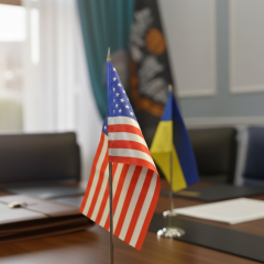 Трамп подписывает бюджет США