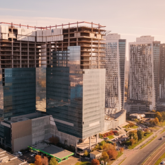 Не завершенное небоскреб Sky Towers в Киеве