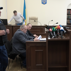 Офицеры полиции в Печерском суде после теракта